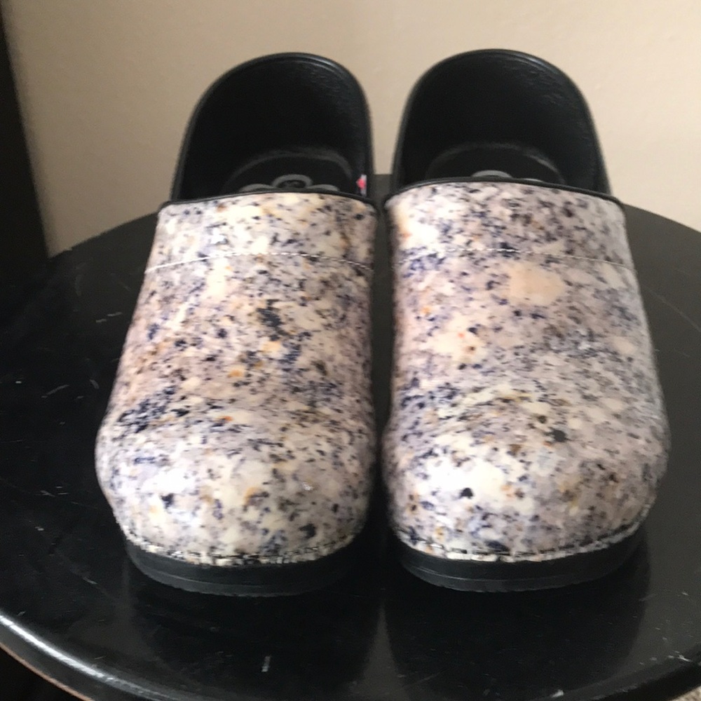 Sanita clogs
